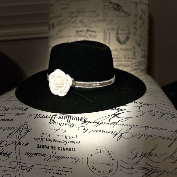 Super cute fedora - great condition - Picture 1 of 2